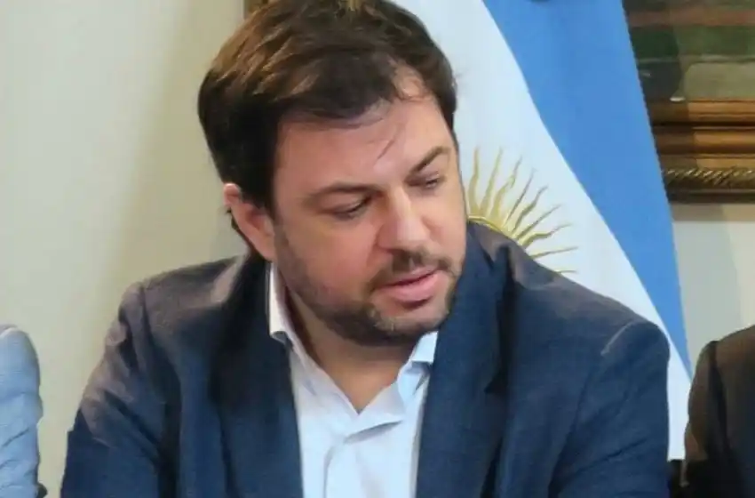 Sugieren que Díaz Gilligan pida licencia y se presente a la justicia