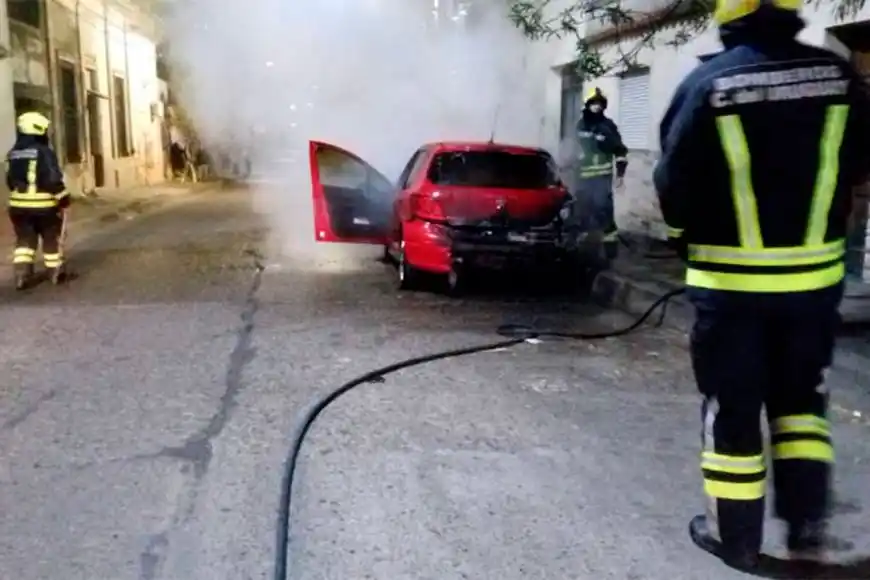 Incendieron el auto de una funconaria municipal de Concepción del Uruguay