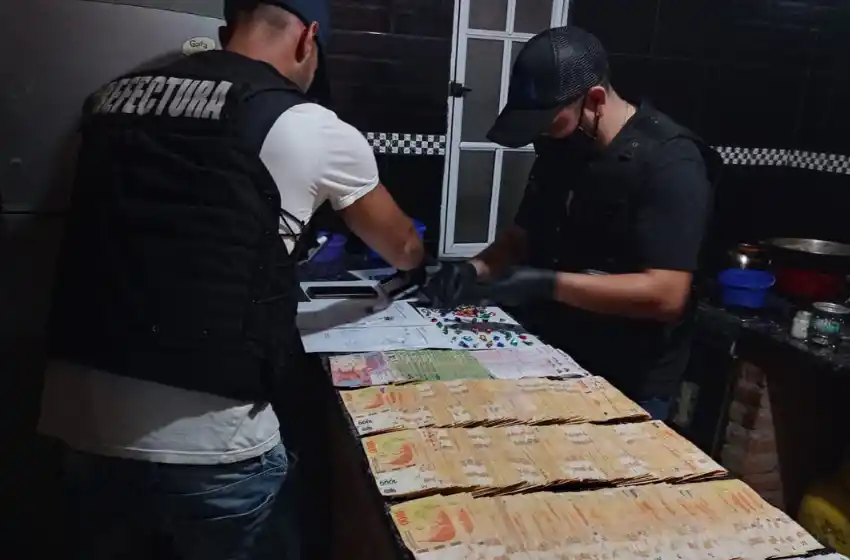 Prefectura Naval detuvo a tres personas en una serie de allanamientos por vínculos al narcotráfico en Rosario