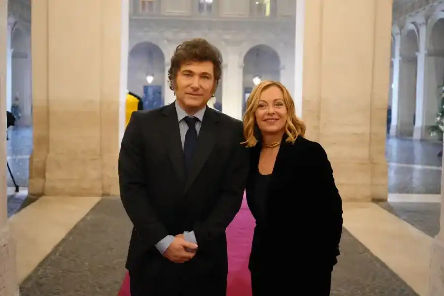 Milei se reunió en Roma con Meloni y  dará un discurso ante partidarios de la premier italiana