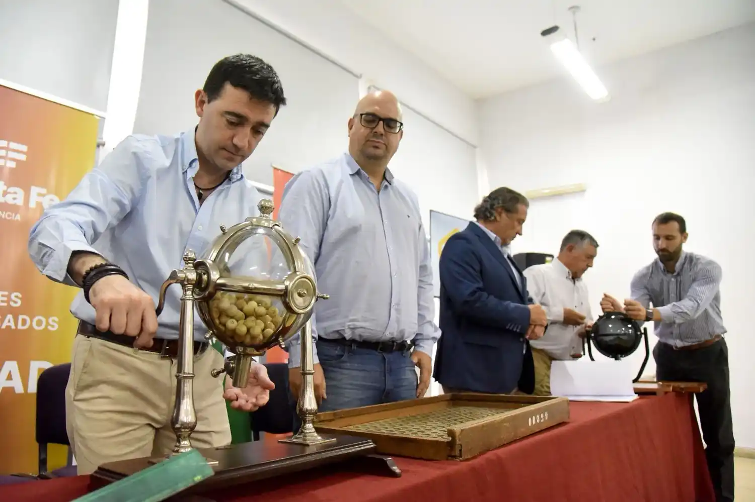 Sortearon los escribanos que participarán en la tercera subasta de bienes incautados al delito