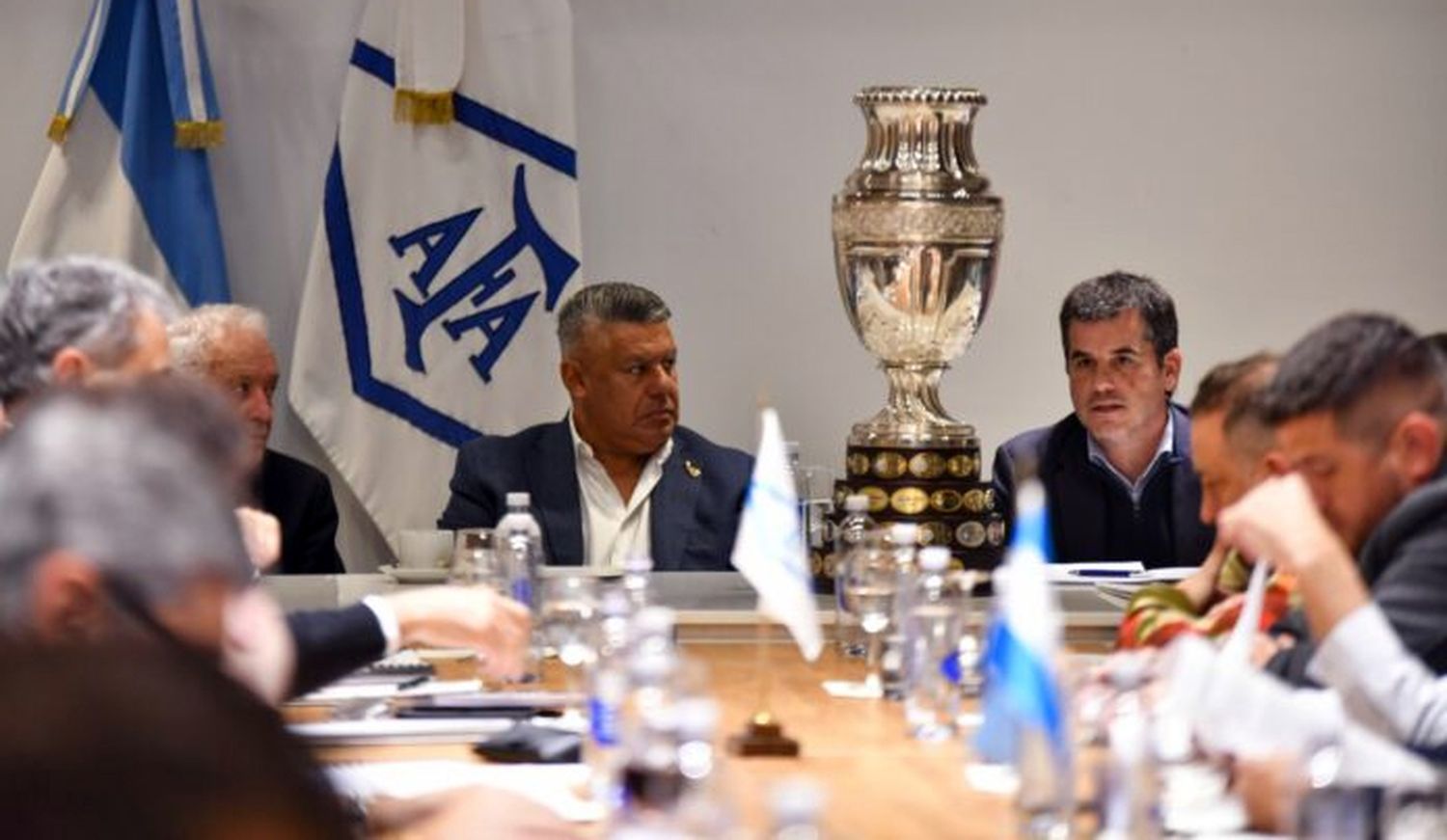 El presidente de la AFA, Claudio Tapia, en una reunión de la entidad.