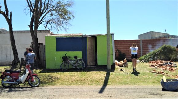 Otra vez, conflicto por la instalación de un carribar en Lucio Mansilla al 700
