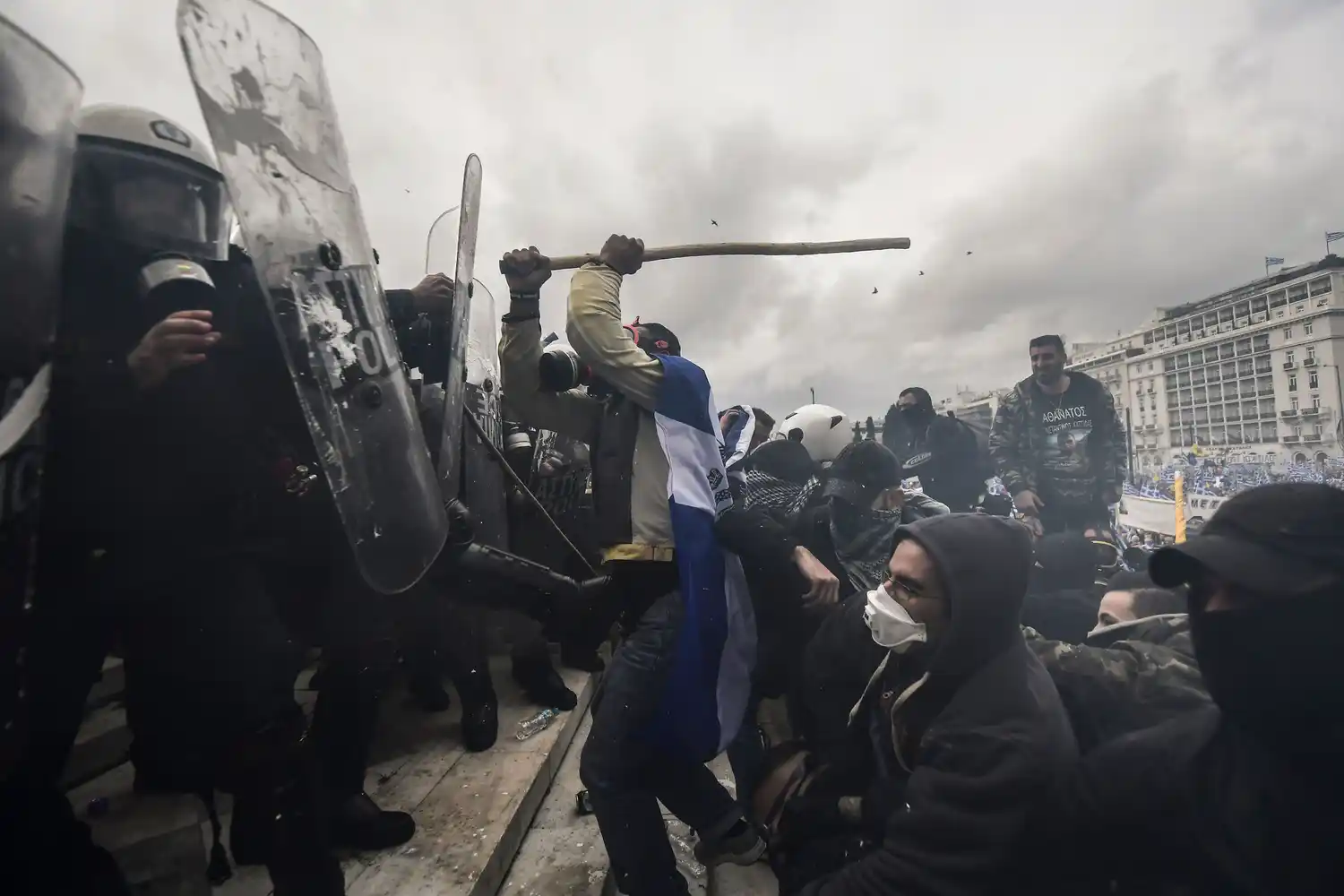 Masiva protesta nacionalista en Grecia en repudio al acuerdo con Macedonia