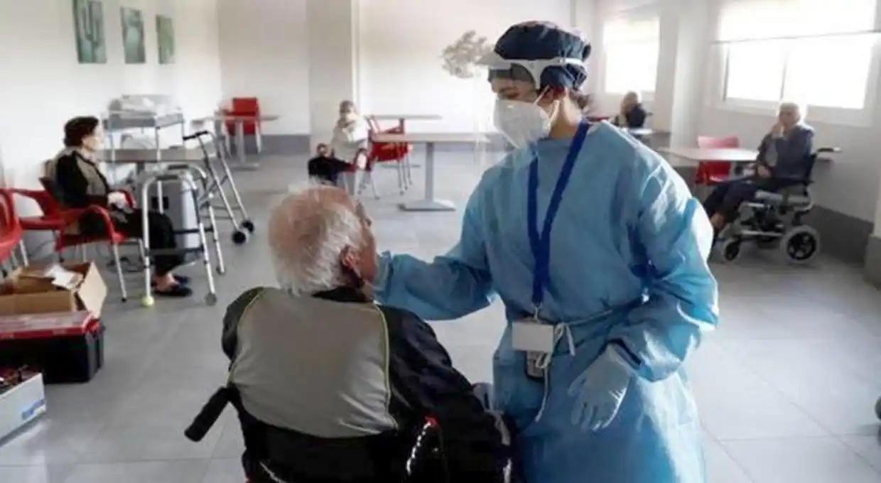 Llegan a Francia las primeras vacunas de Pfizer contra el coronavirus
