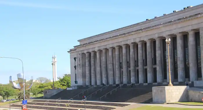 Apuñalaron a un turista australiano frente a la Facultad de Derecho