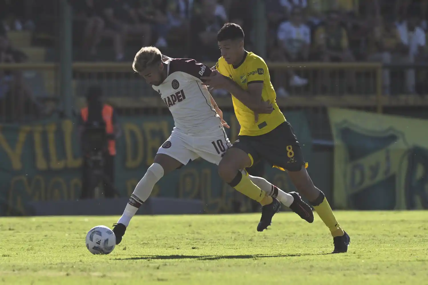 Lanús fue aplastante en su visita a Defensa