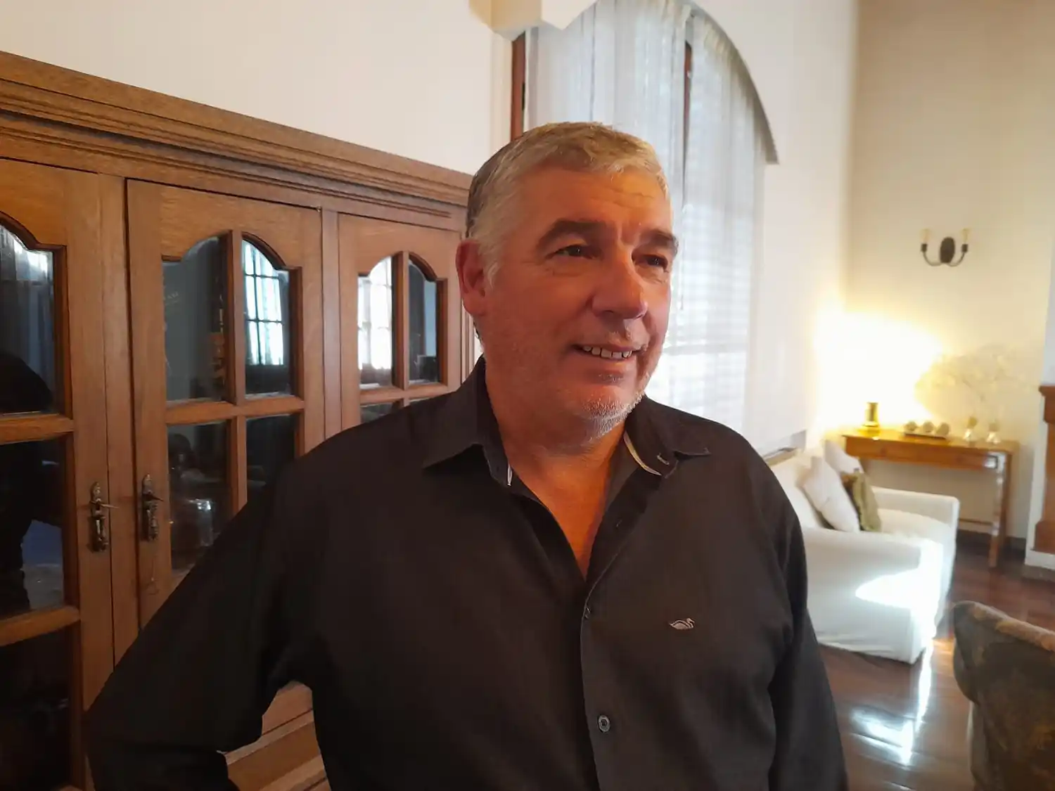 "Carly" Pradal: 
"Nuestra idea es reactivar el turf y otras
actividades en el Jockey Club Gualeguay"