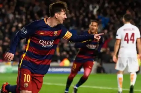 Este gol de Leo Messi fue elegido como el mejor del año por la UEFA