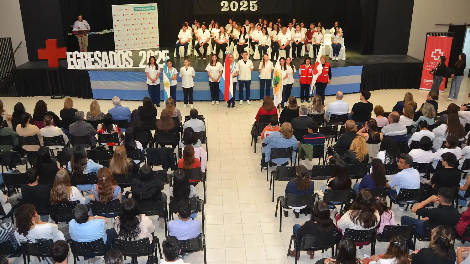 Emotivo acto de graduación del instituto superior de enfermería profesional D-79