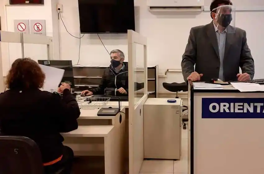 Para ahorrar energía, el Gobierno dispuso que los empleados públicos trabajen a distancia