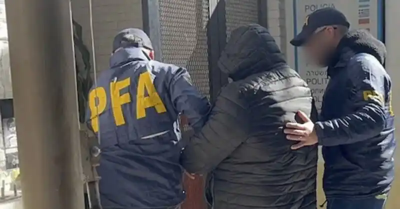 Uno de los detenidos.