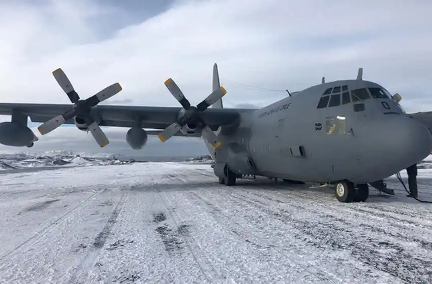 La Fuerza Aérea de Chile encontró restos que serían del avión desaparecido