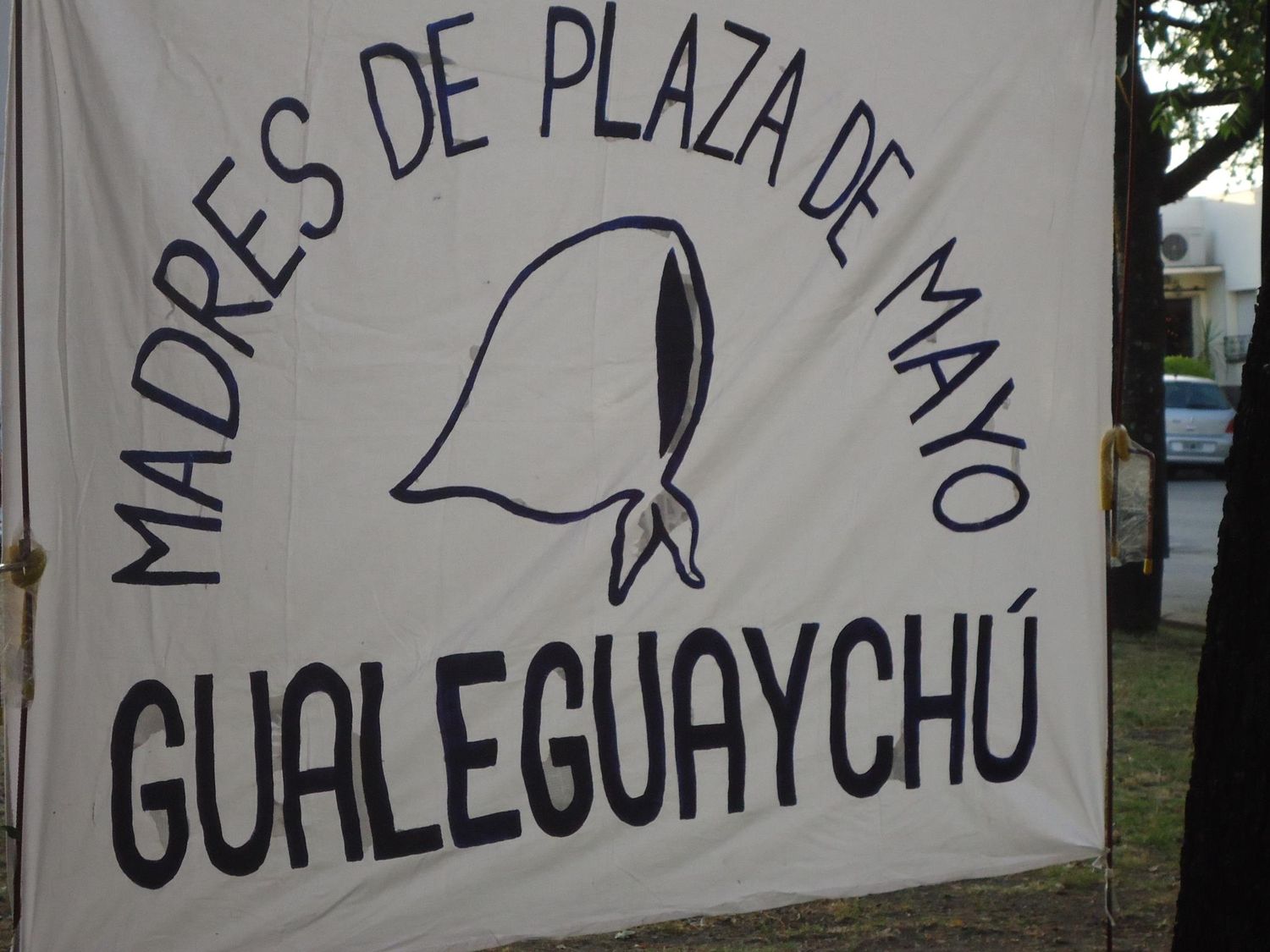 Las Madres de Plaza de Mayo Gualeguaychú repudiaron el decreto de Milei que eliminó la búsqueda de bebés apropiados