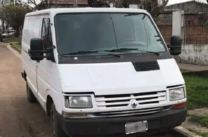 Cayó un joven que atacó a una repartidora y un taxista con una navaja