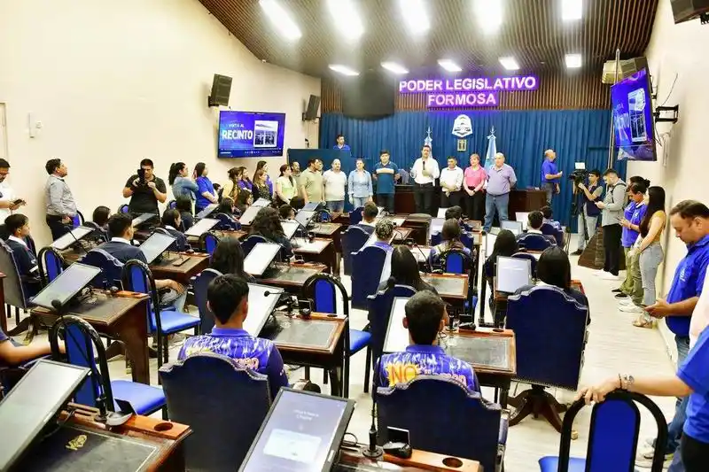 El vicegobernador Eber Solís recibió a 
estudiantes de Tatané y zonas aledañas