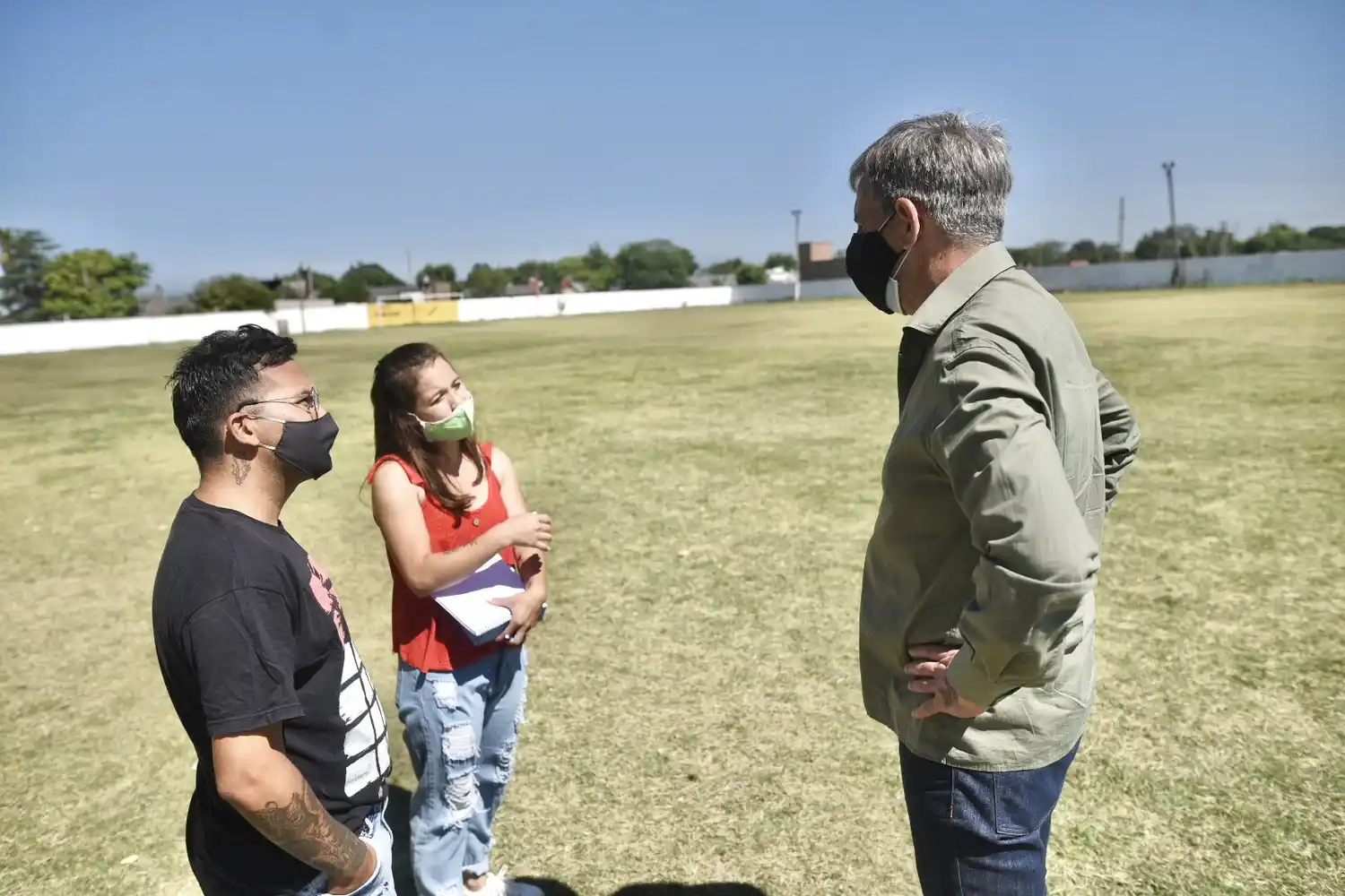 Jatón visitó Los Canarios, uno de los clubes beneficiarios del aporte municipal
