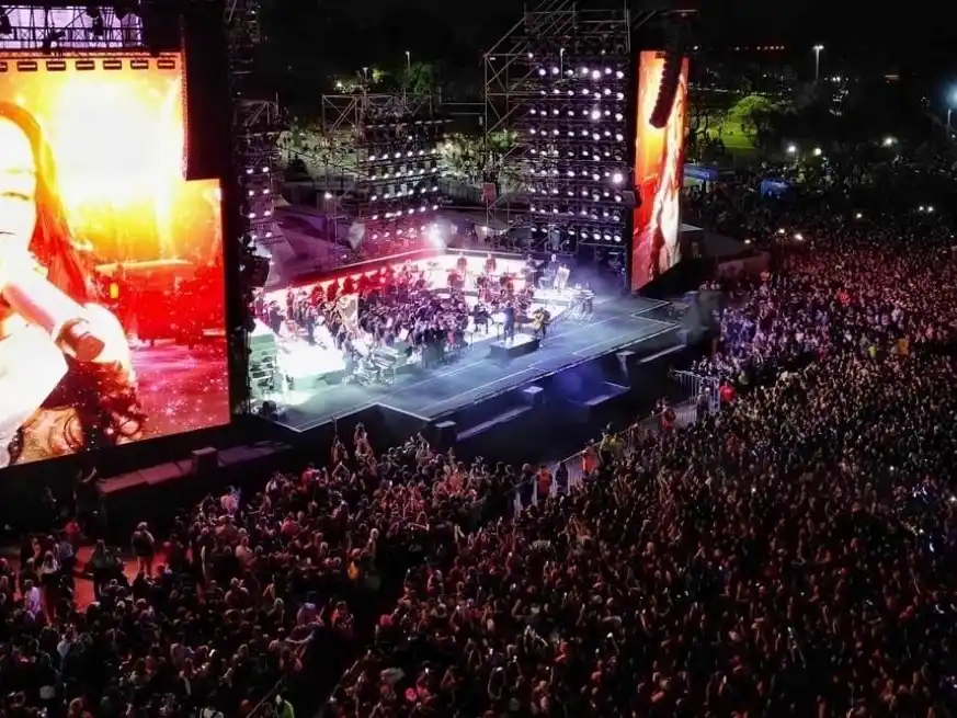 Escenario monumental: Baglietto, Nicki y la orquesta, noche histórica para celebrar los 300 años de Rosario.