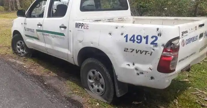 Atacan con disparos camioneta de Corpoelec que restituiría electricidad en La Victoria, Apure