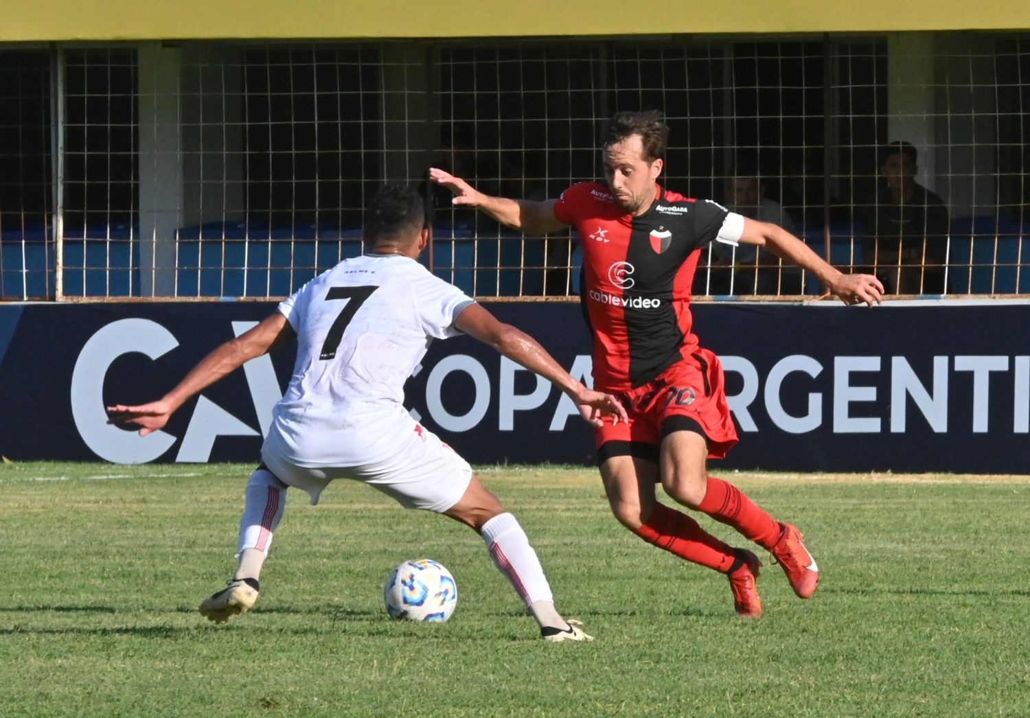 Colon no pudo ante San Martín de Tucumán, el partido terminó 0 a 0 y quedó afuera por penales