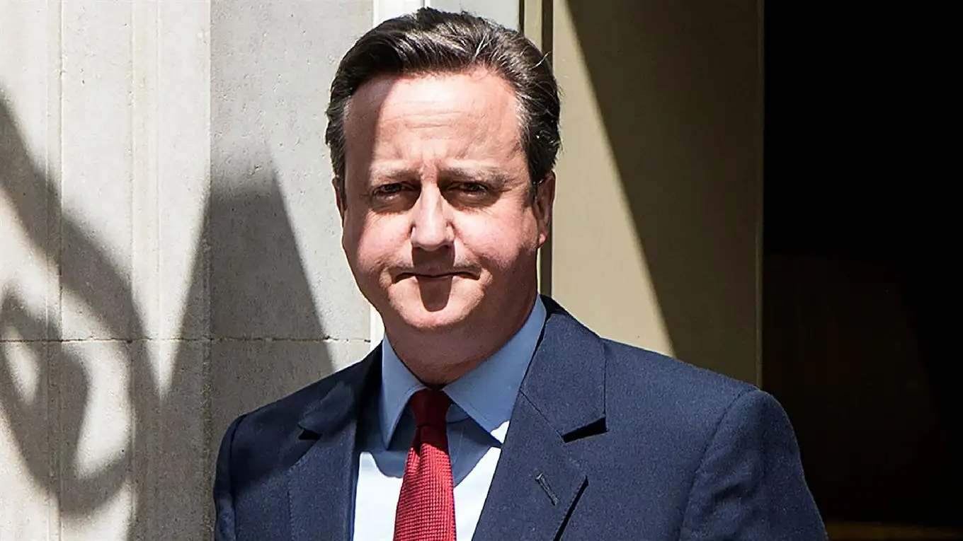 Cameron abandona el poder
