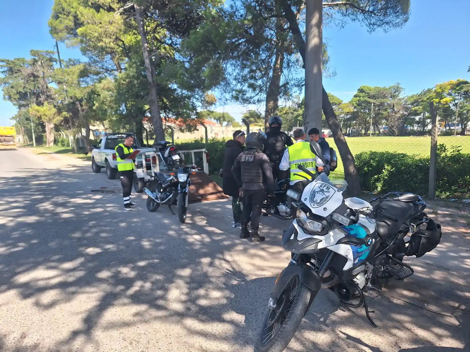 Fueron secuestrados 22 autos y 43 motos