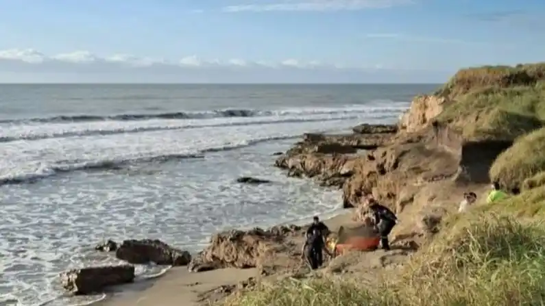 En el lugar trabajaron efectivos de la Policía Comunal, personal de Defensa Civil y guardavidas que participaron tanto en el rescate como en los intentos de asistir a Ríos.