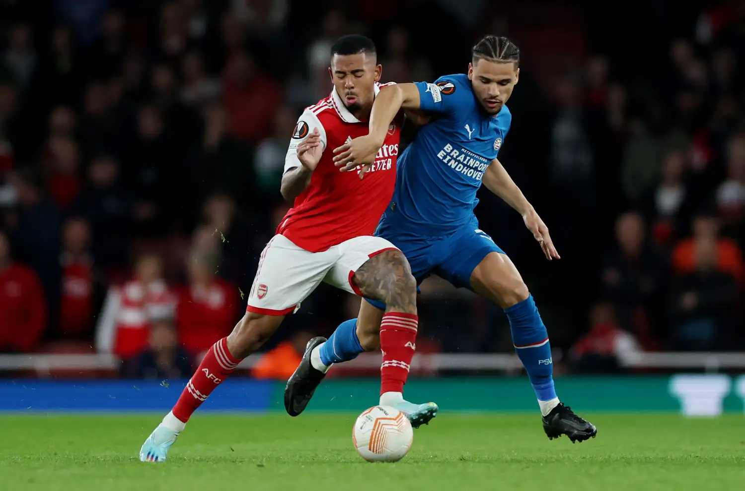 Arsenal avanzó en la Liga de Europa