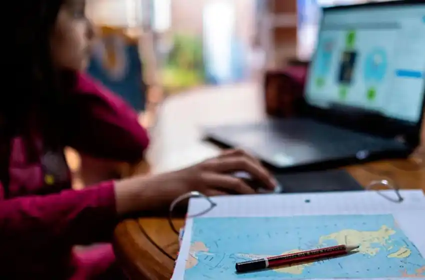 Nueva normalidad: el Gobierno promulgó la Ley de Educación a Distancia