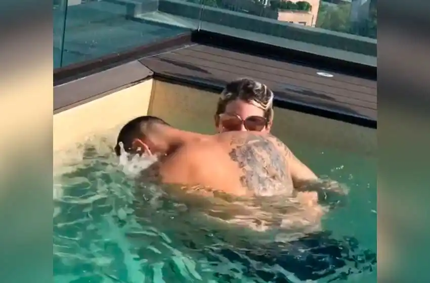 Verano fogoso: Wanda Nara y Mauro Icardi, súper sensuales en la pileta