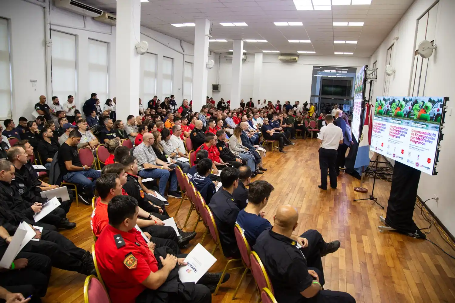 Muy buena cantidad de participantes en la capacitación.