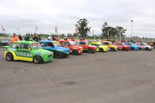 SE PONE EN MARCHA EL APASIONANTE CAMPEONATO 33 DEL TC 850 EN PARANÁ