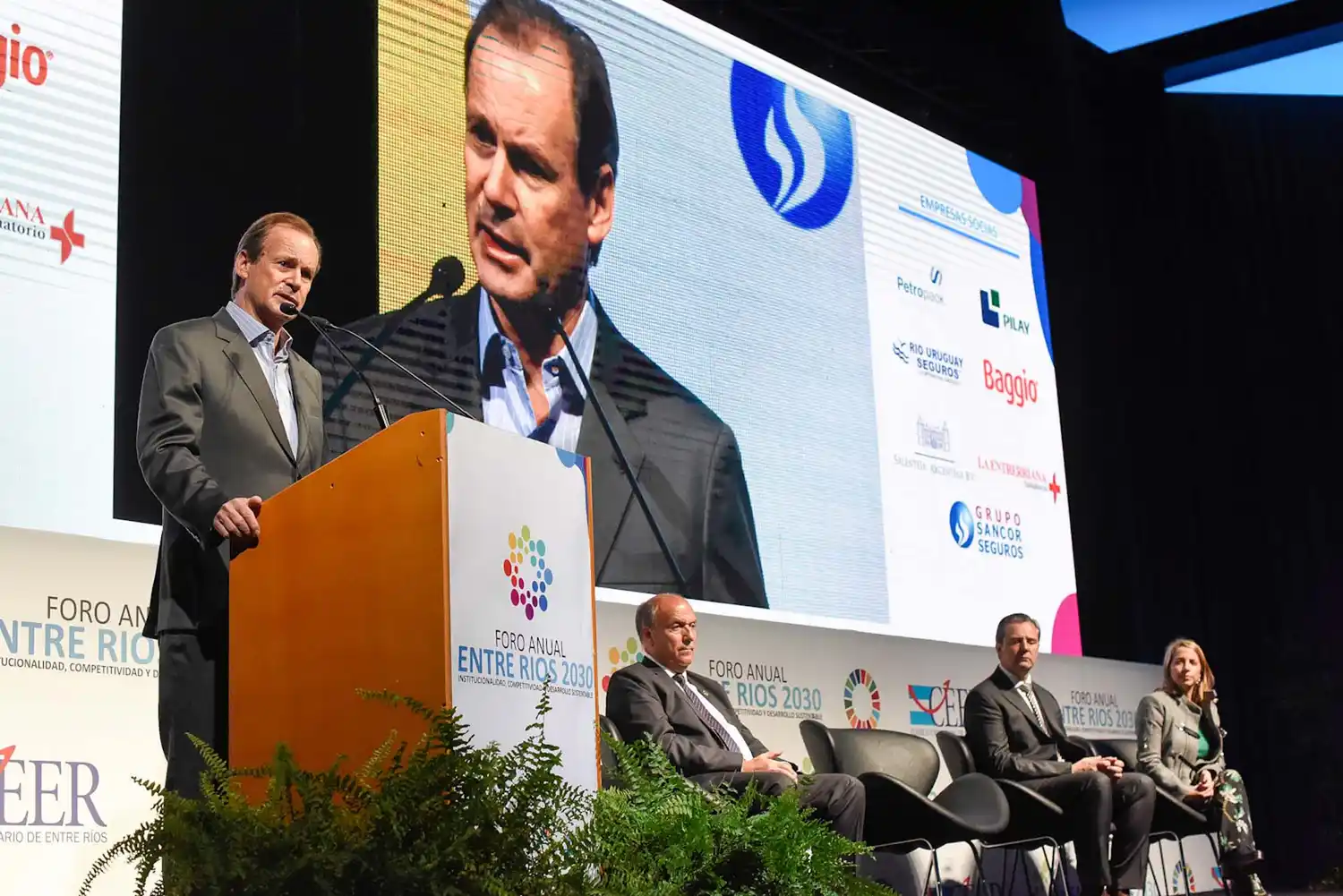 Bordet ratificó la eliminación de impuestos distorsivos al sector privado para generar más empleo