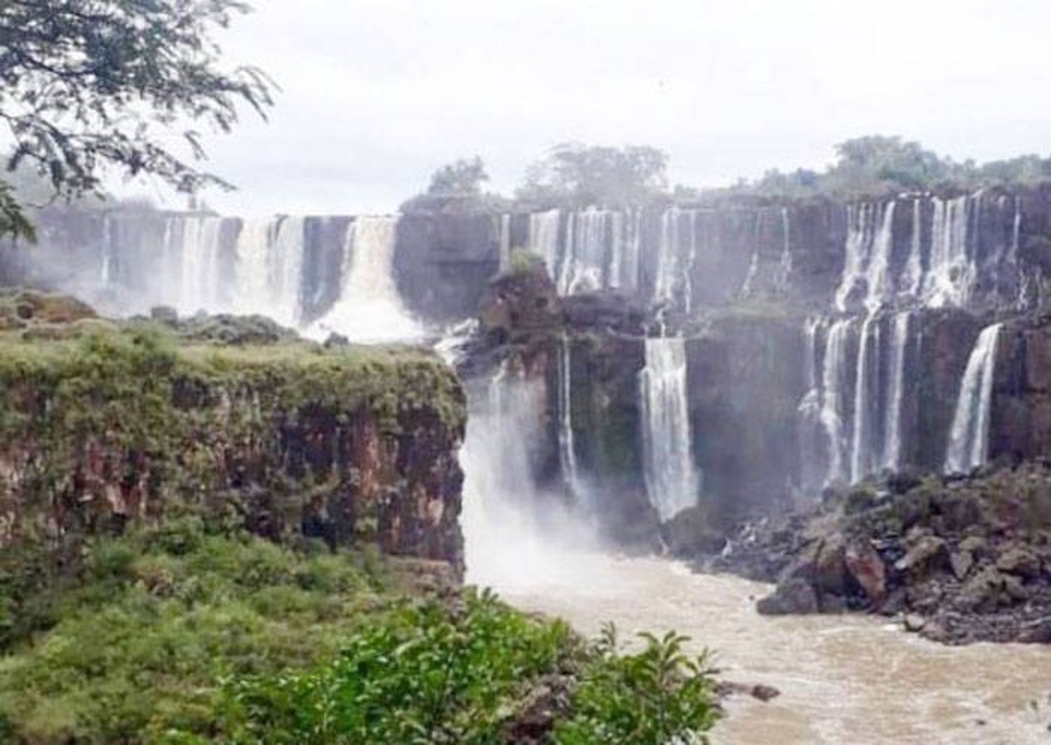 Cataratas recupera el caudal de agua tras la lluvia