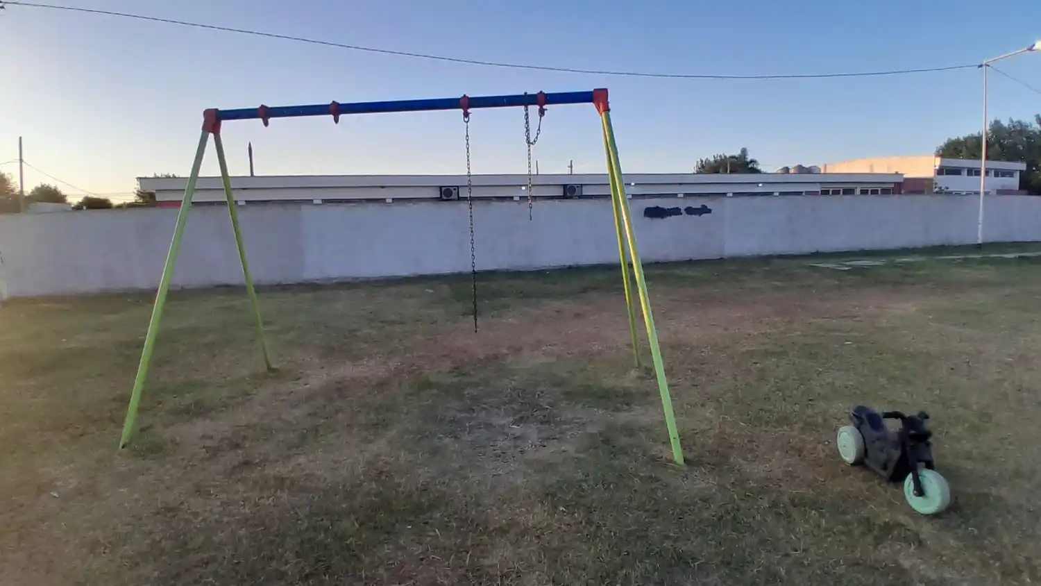 Plaza de Banfield: los juegos están todos rotos