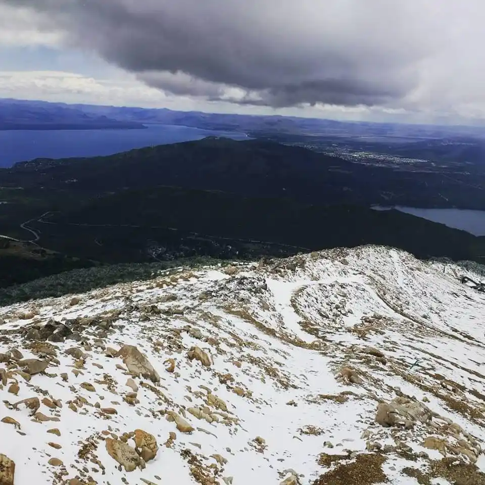 La nieve sorprendió a los turistas en Bariloche