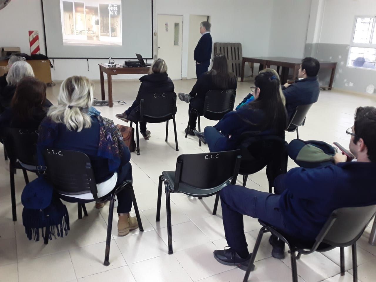 Curso de prevención de incendios y uso de extintores para agentes municipales