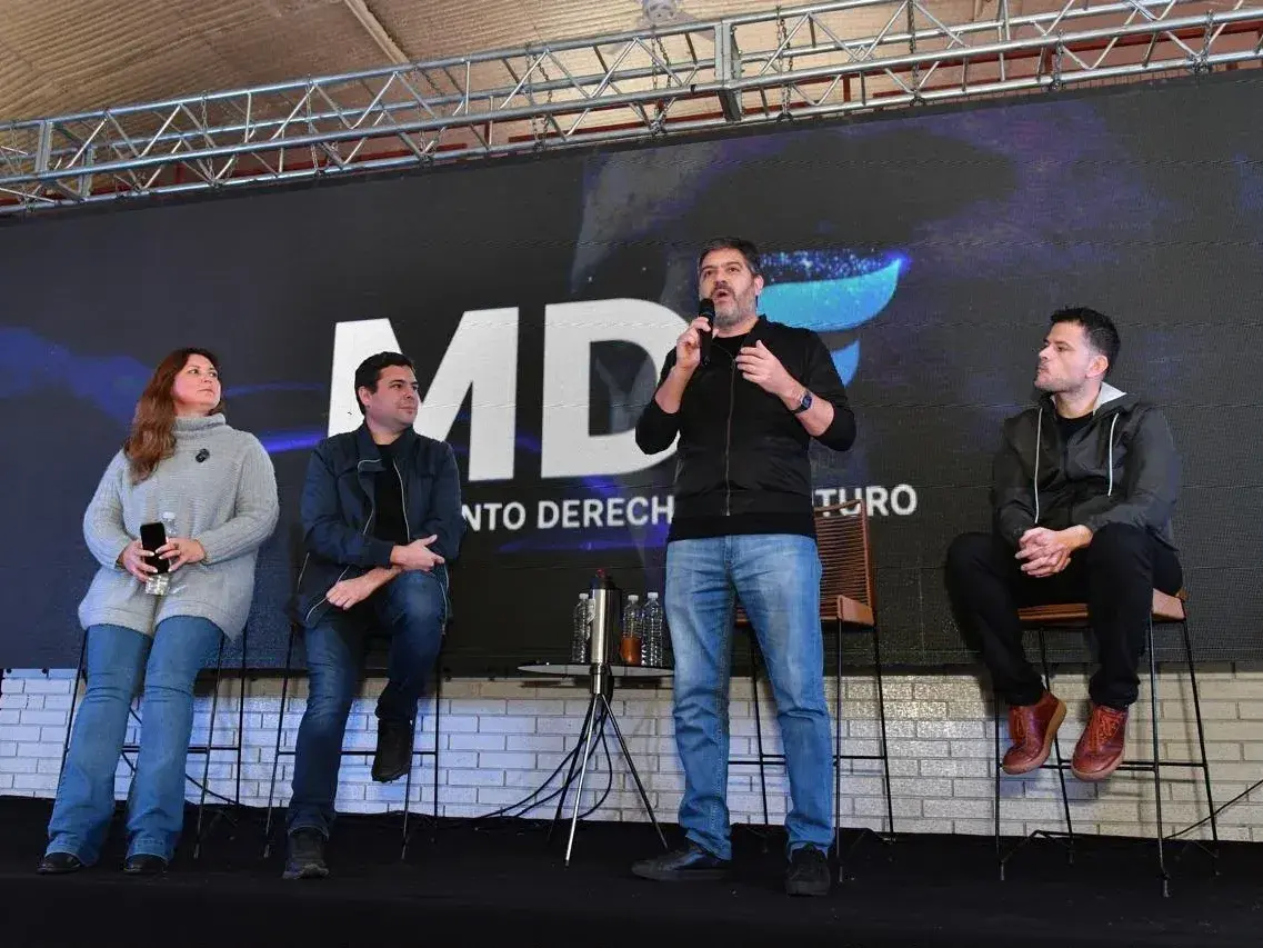 El ministro de Gobierno bonaerense, Carlos Bianco, participó en San José del foro “Axel es la esperanza”, organizado por el MDF.