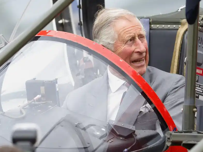 Carlos de Gales estrelló un lujoso avión de la RAF
