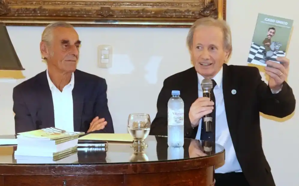 Presentación del libro Casi único-