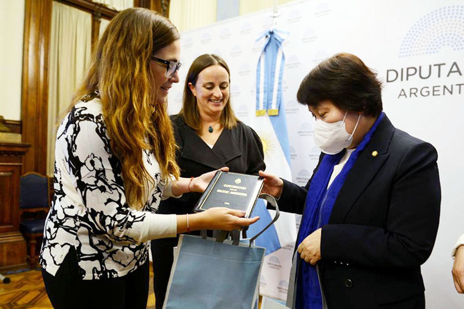 Jimena López participó de un encuentro con representantes surcoreanos