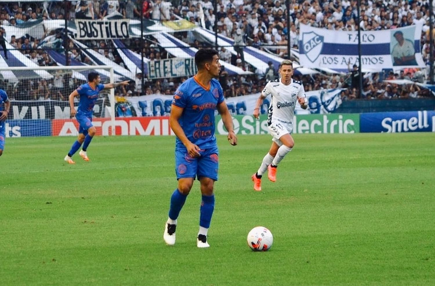 Villalba es otro delantero que se suma a Santamarina