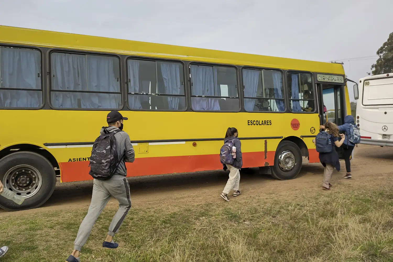 Licitarán los tramos del transporte escolar rural