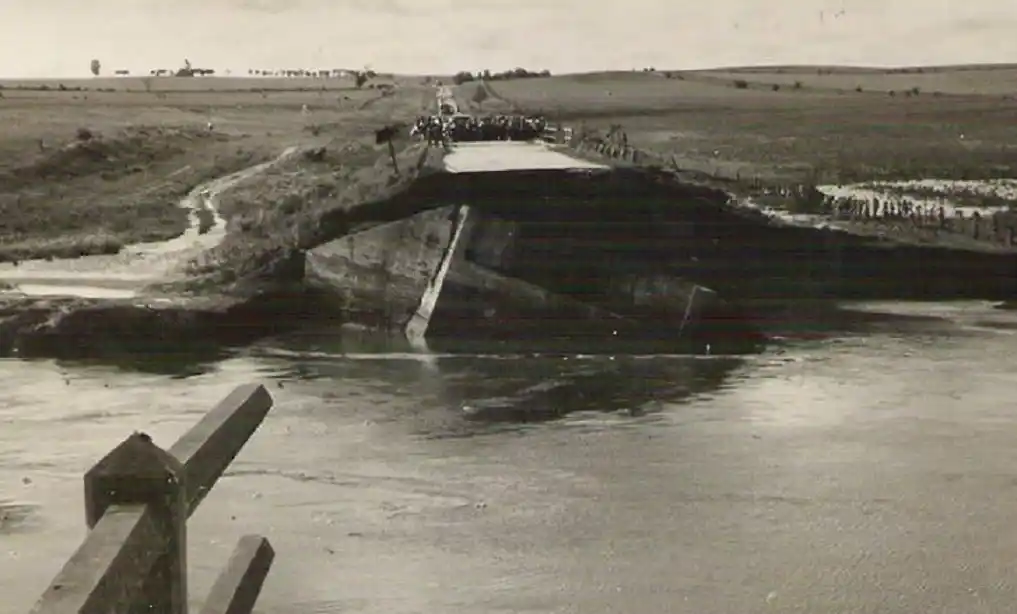 A 60 años: el derrumbe del puente de La Virgen y un impactante descarrilamiento marcaron una jornada histórica