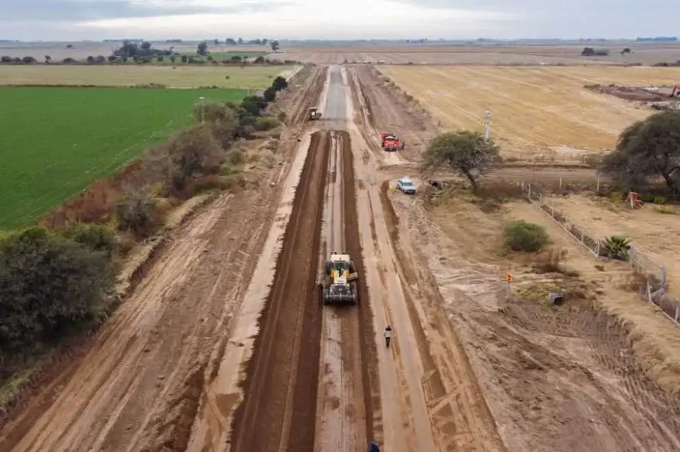 Solicitan modificar la distribución de un impuesto clave para destinar más presupuesto a los caminos rurales.