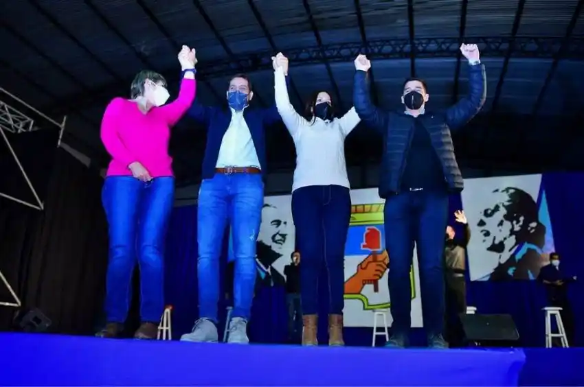 Insfrán se puso al frente de la campaña y presentó en público a sus candidatos