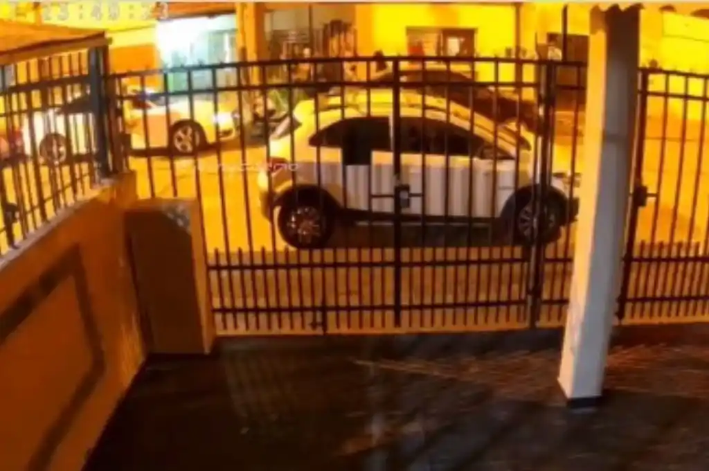 El agente recibió un disparo en el pecho y su pareja resultó herida en el brazo y la pierna.