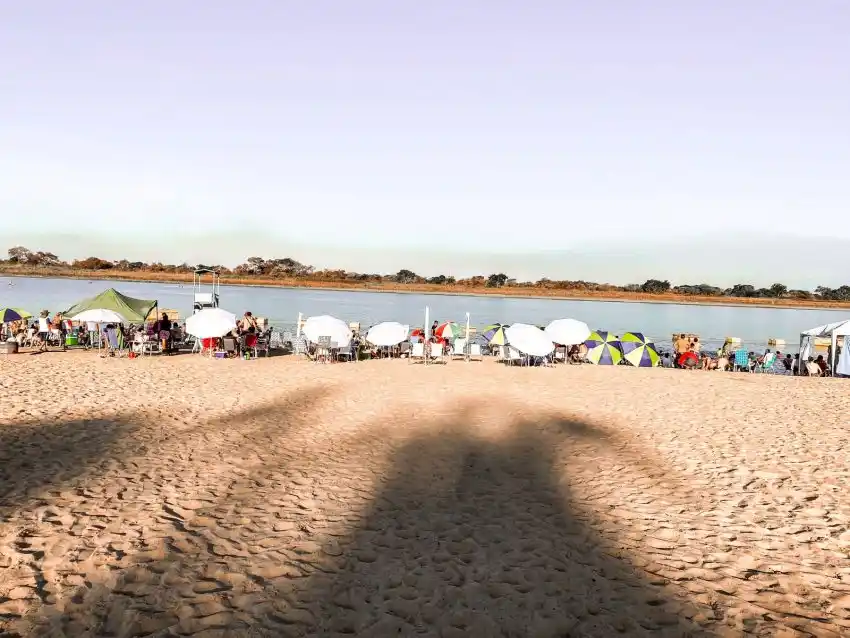 La playa de Herradura con una marcada concurrencia los fines de semana