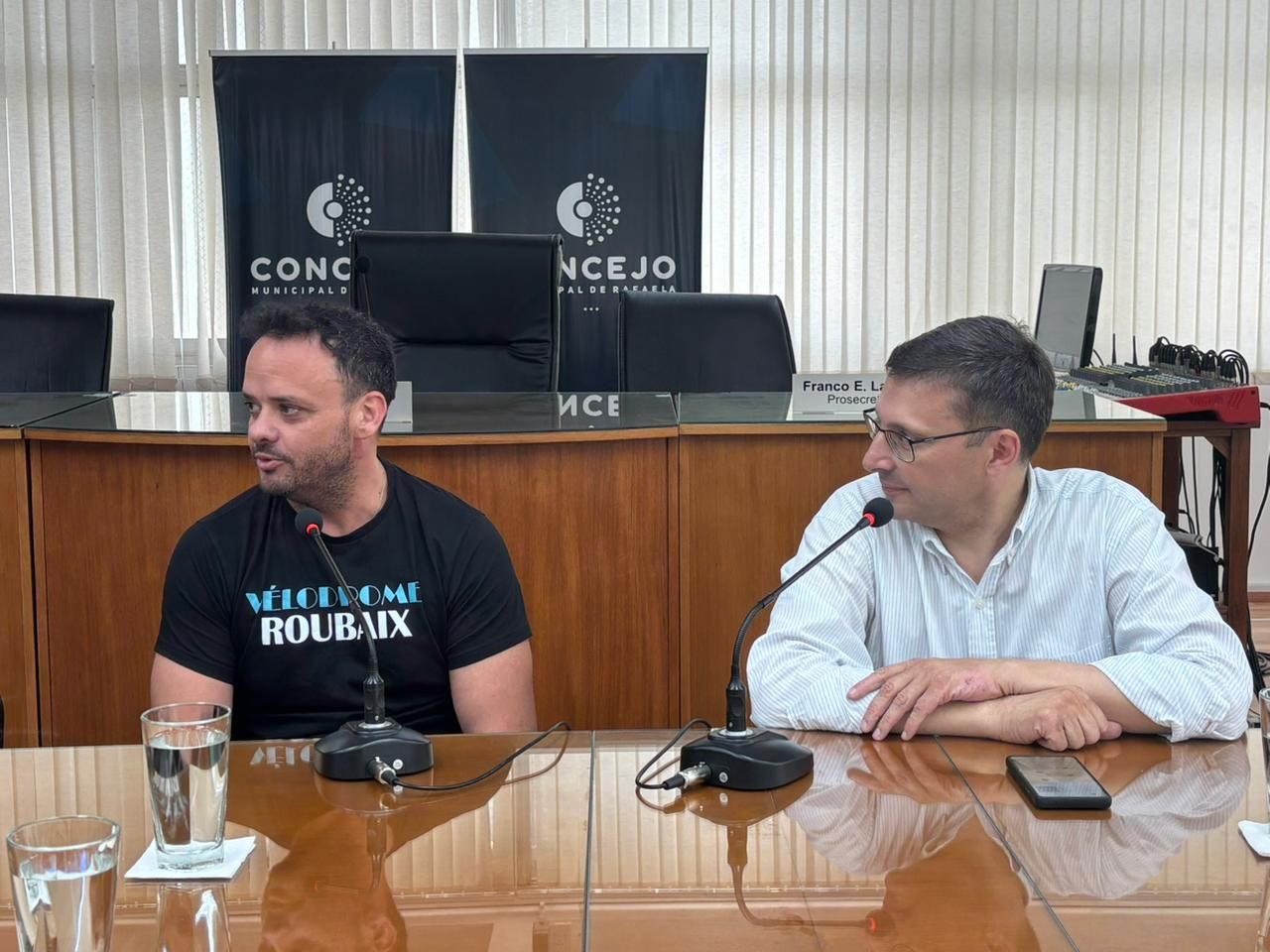 Los concejales recibieron a Lucas Peretti, campeón mundial y panamericano de ciclismo