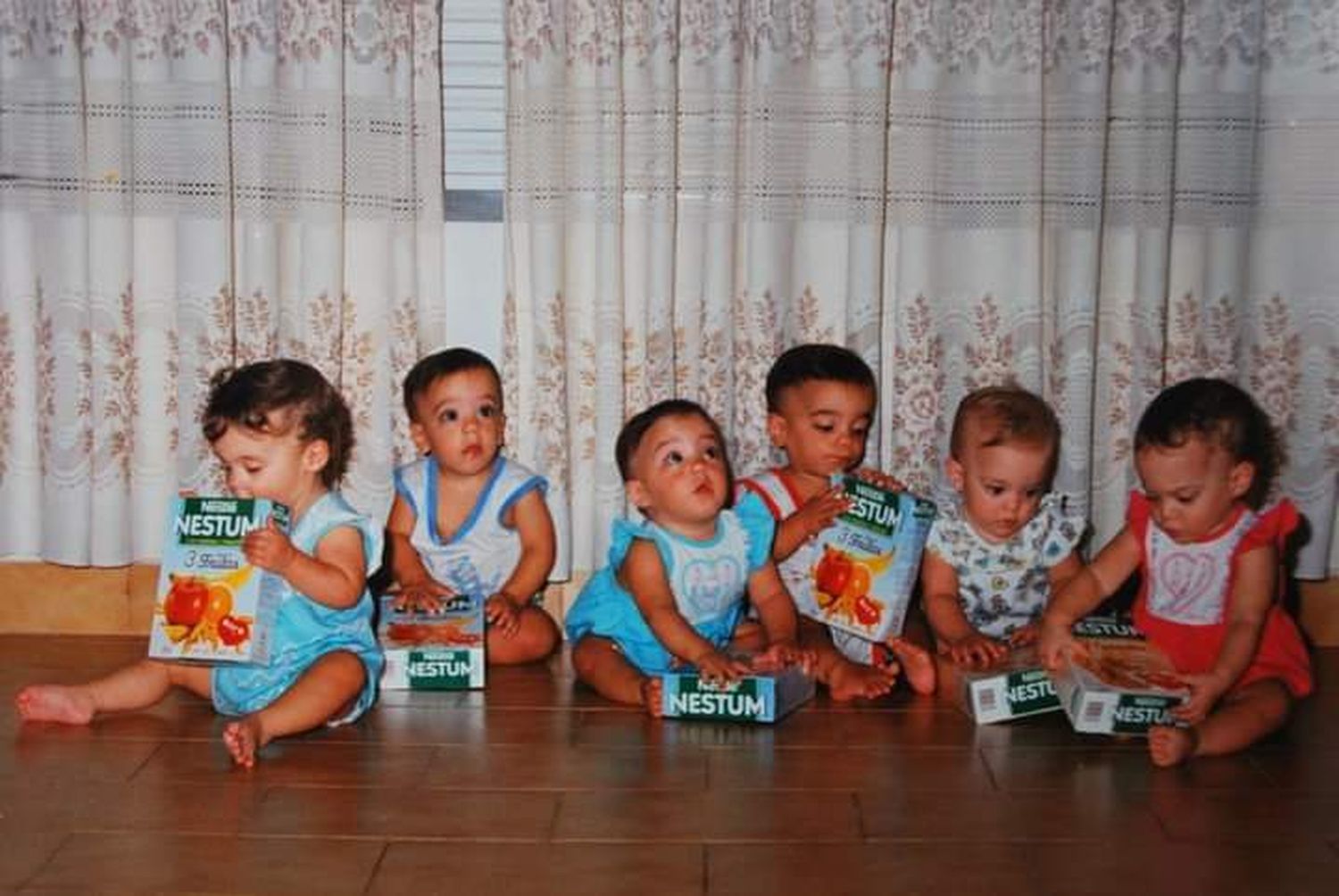 Los hermanos, a temprana edad.